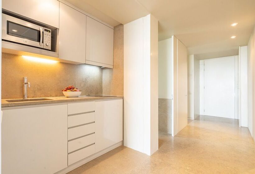 수피리어 스튜디오, Aqualuz Troia Mar by The Editory