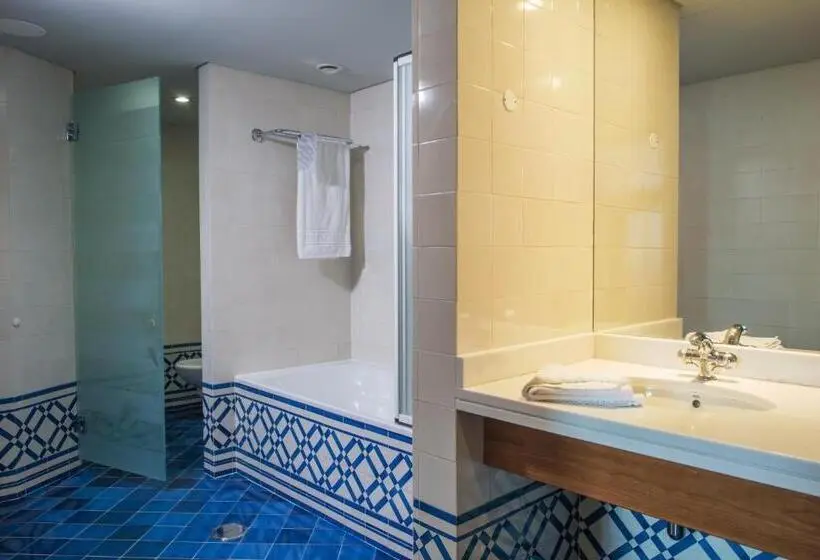2 Bedrooms Suite Sea View, Aqualuz Troia Mar by The Editory