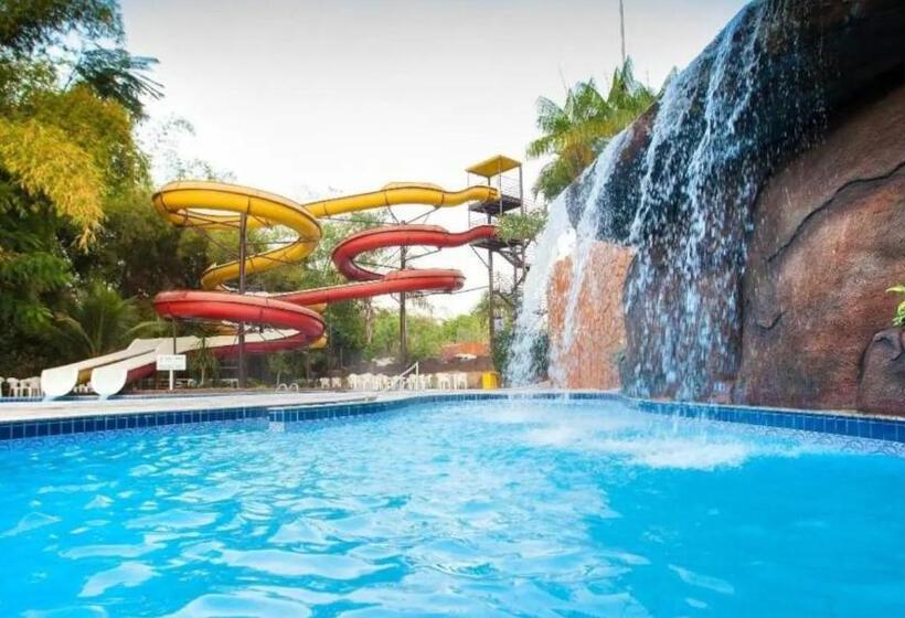 プールビュースイート, Golden Dolphin Grande Hotel Resort