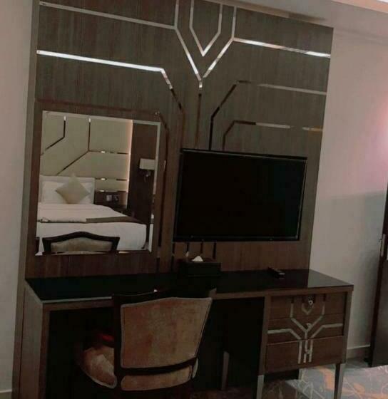 スイート, Guest House Hotel Apartments