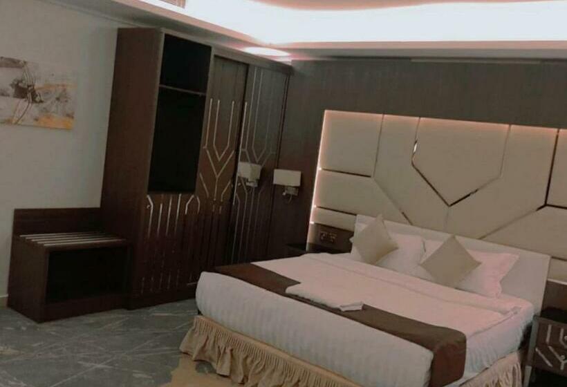 スイート, Guest House Hotel Apartments