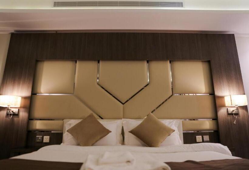 スイート, Guest House Hotel Apartments