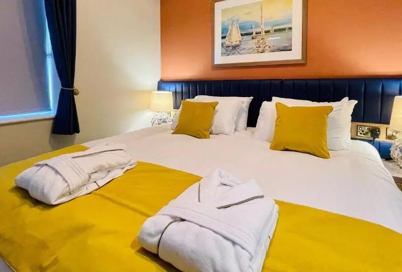Deluxe-huone, Rooms At Haslar Marina