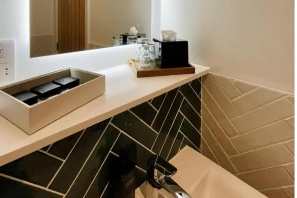 Perhehuone, Rooms At Haslar Marina