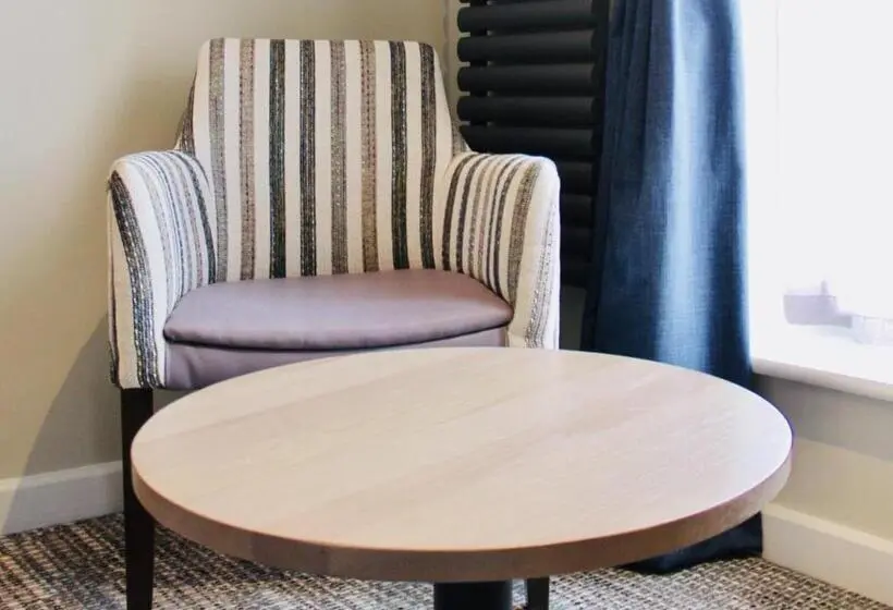 Standard-huone, Rooms At Haslar Marina