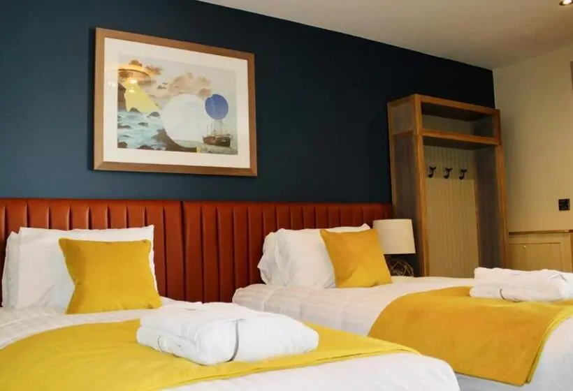 Standard-huone, Rooms At Haslar Marina