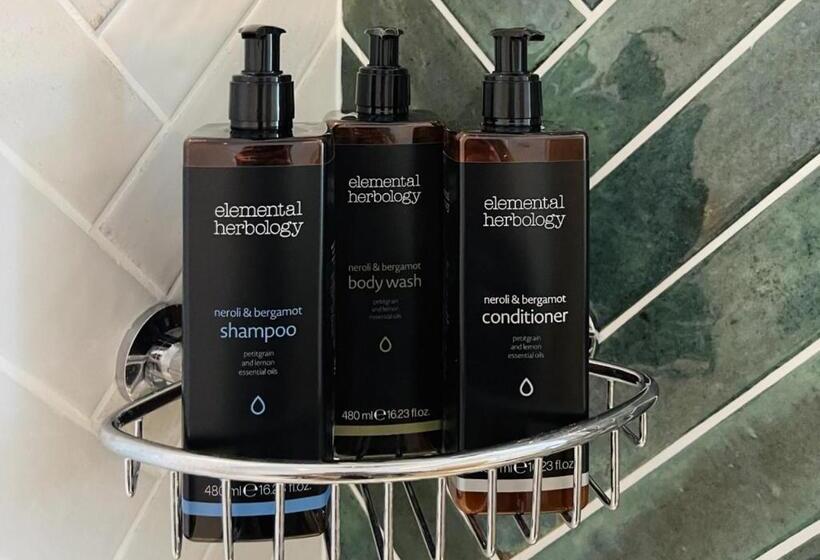 חדר סטנדרט, Rooms At Haslar Marina