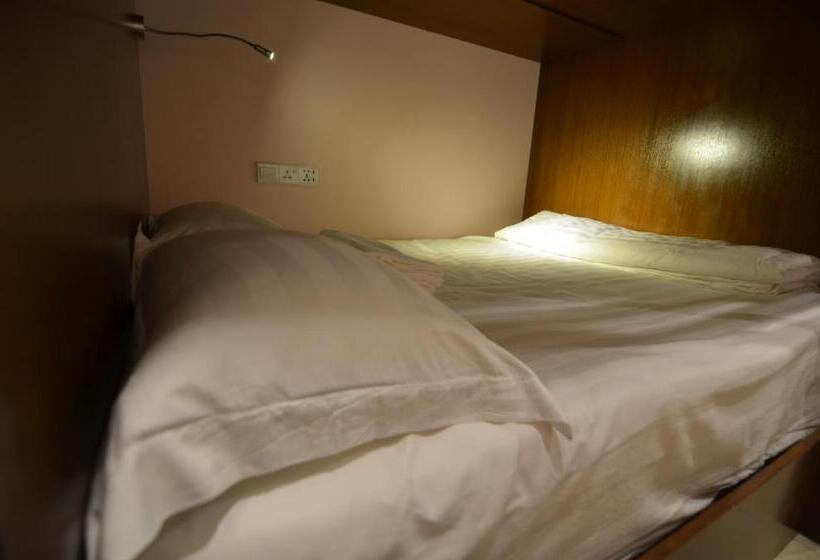 Семейный Номер, Sri Packers Klia