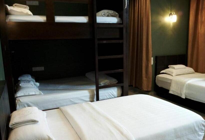 Семейный Номер Премиум, Sri Packers Klia