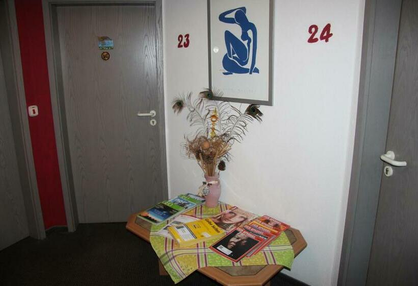 Quarto standart individual, Am Schloss Neuenstein