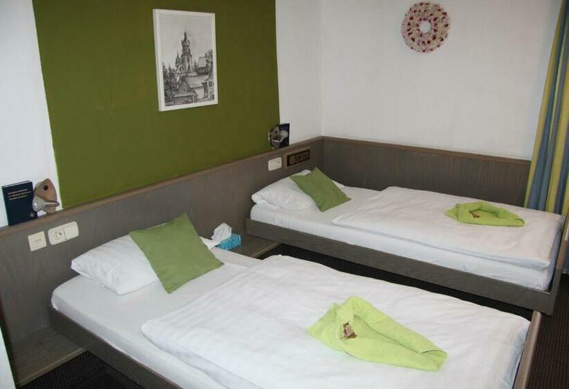 Quarto standart individual, Am Schloss Neuenstein