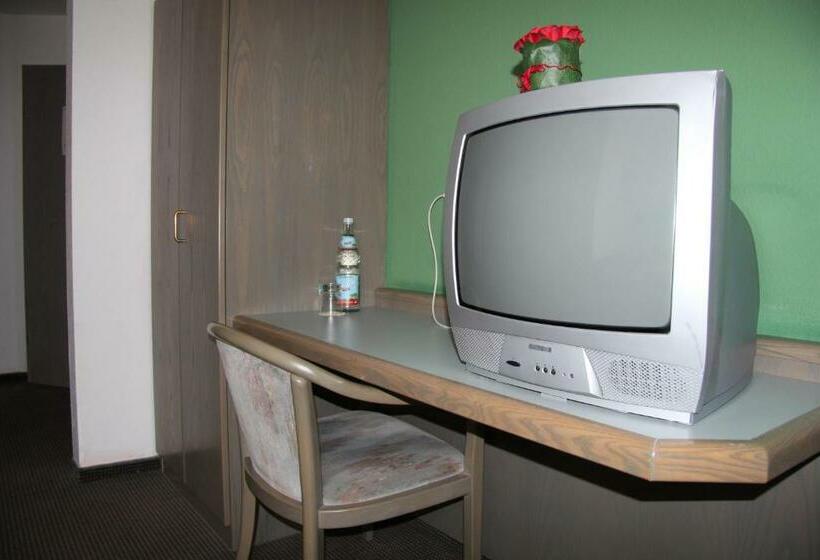 Quarto standart individual, Am Schloss Neuenstein