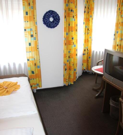 Quarto standart individual, Am Schloss Neuenstein