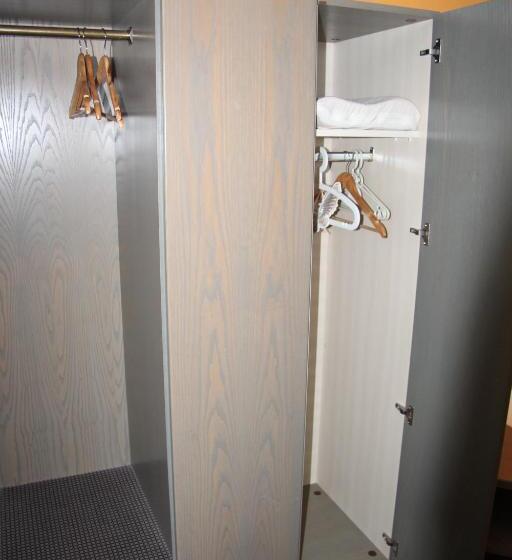 Quarto deluxe, Am Schloss Neuenstein