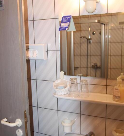 Quarto deluxe, Am Schloss Neuenstein