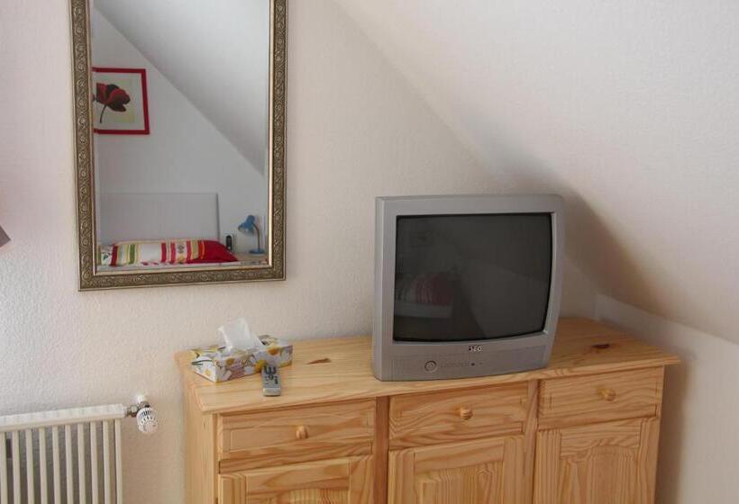 Quarto Standard Casa de Banho Partilhada, Am Schloss Neuenstein