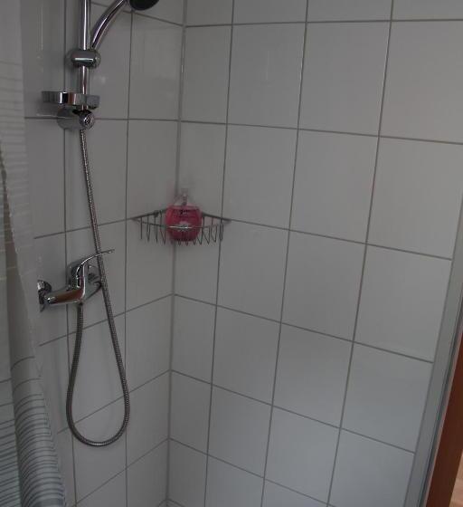 Quarto Standard Casa de Banho Partilhada, Am Schloss Neuenstein