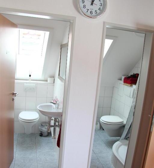 Quarto Standard Casa de Banho Partilhada, Am Schloss Neuenstein