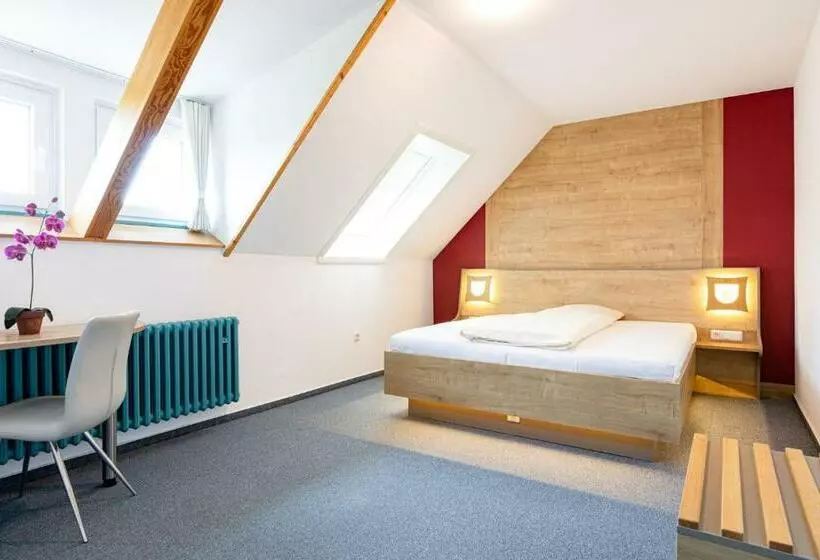 اتاق راحتی یک تخته, Eydt Kirchheim