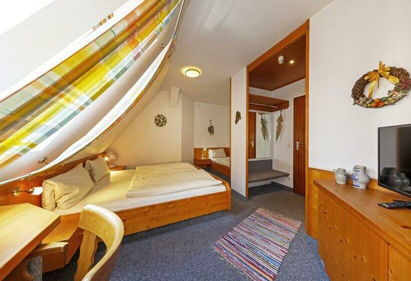 스탠다드 트리플 룸, Gasthof Krone