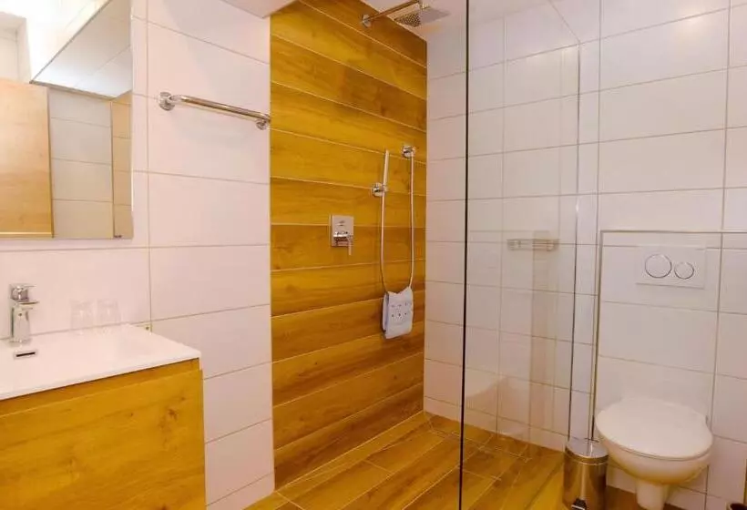 اتاق لوکس, Gasthof Krone