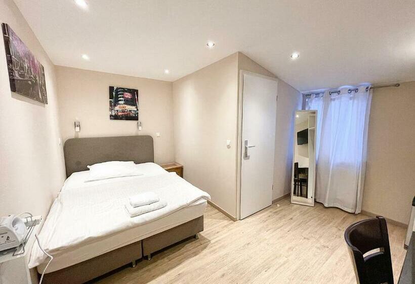 スタンダードシングルルーム, Glashütten