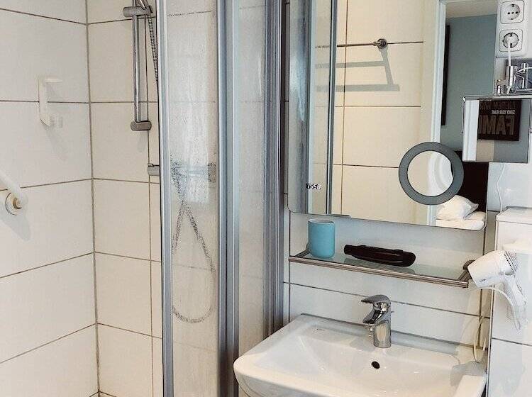 Номер Стандарт Индивидуальный, Glashütten