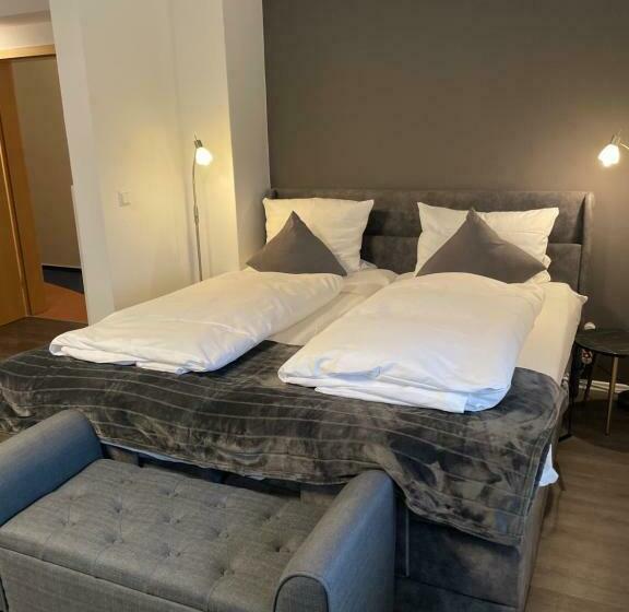 Quarto Familiar Deluxe, Il David