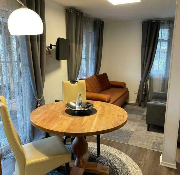 Quarto Familiar Deluxe, Il David