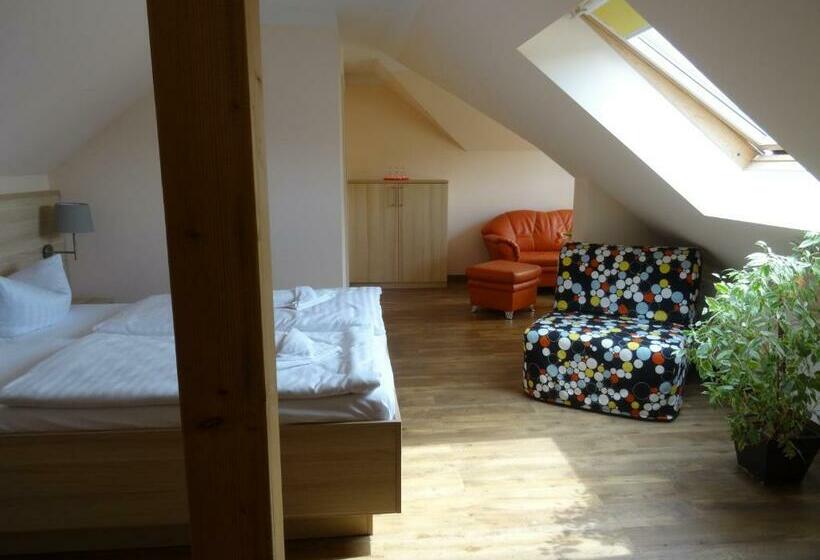 스탠다드 룸, Karl's Burg