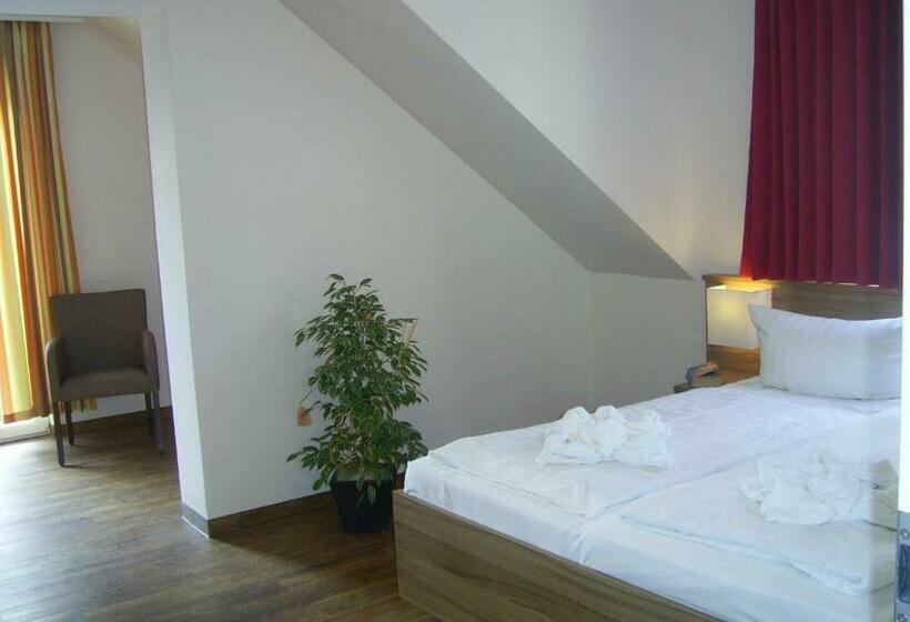 Comfort room with balcony, Karl's Burg