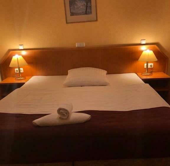 غرفة قياسية, La Musica