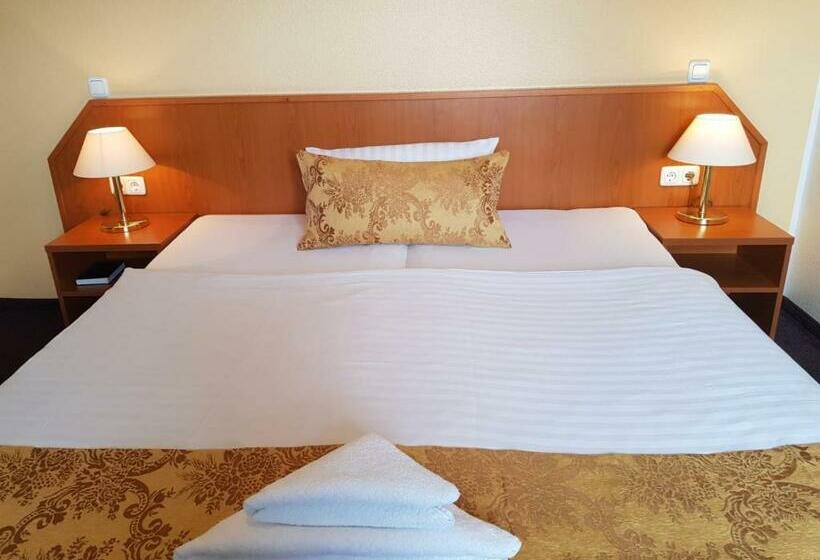 غرفة قياسية, La Musica