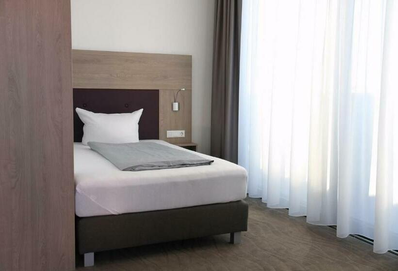 غرفة قياسية فردية, New In