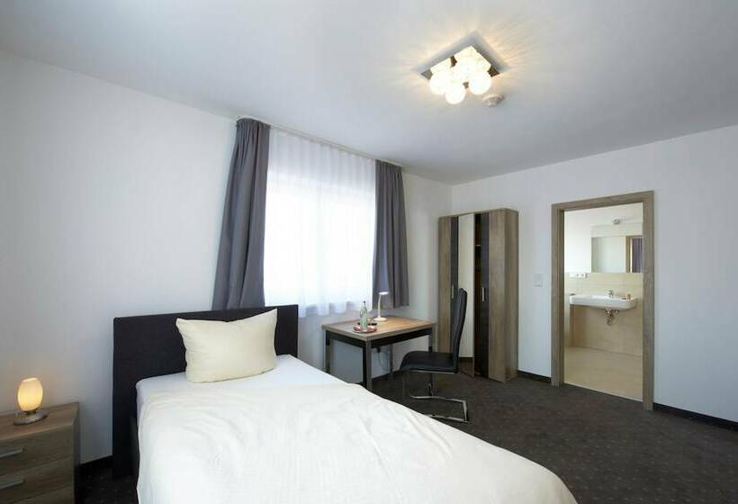 غرفة قياسية فردية, New In