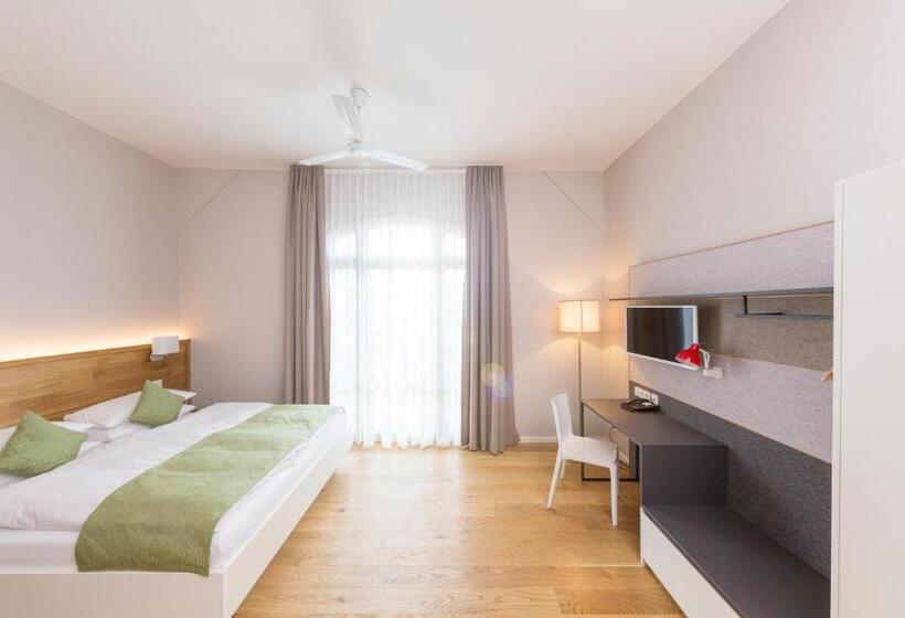 디럭스 룸, Paulinenhof