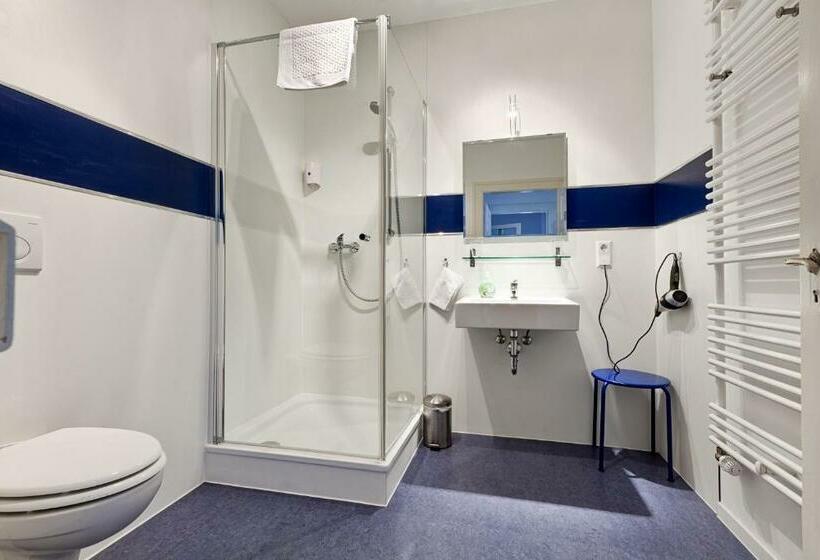 舒适型房间, Pensionsieben Das Andere