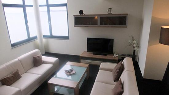 Family Room, & Restaurant Utkiek