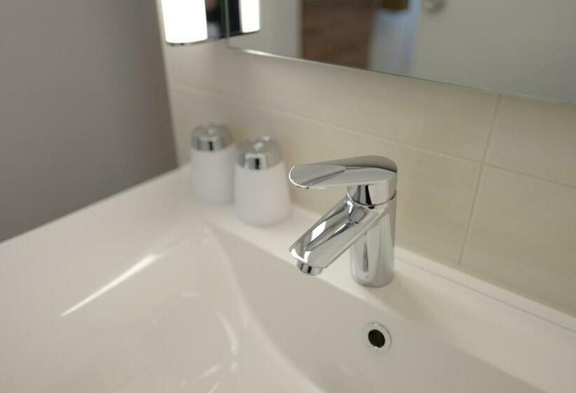 اتاق استاندارد, Stern