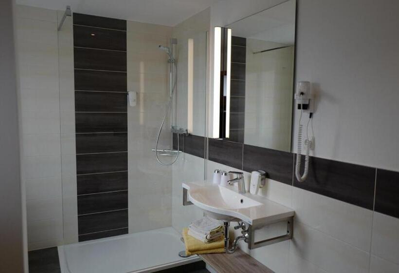 اتاق استاندارد یک نفره, Stern