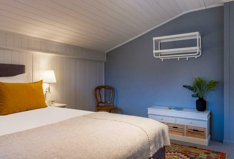 スタンダードルーム, De La Poste