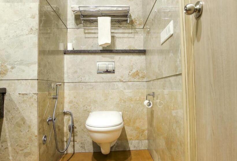 اتاق سوپریور سه تخته, Golden Stay