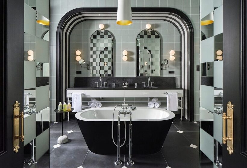 带大床的套房, W Budapest