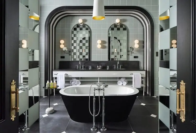 Suite Cama King, W Budapest