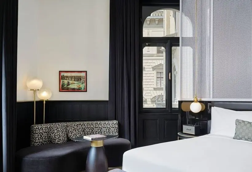 Suite Cama King, W Budapest
