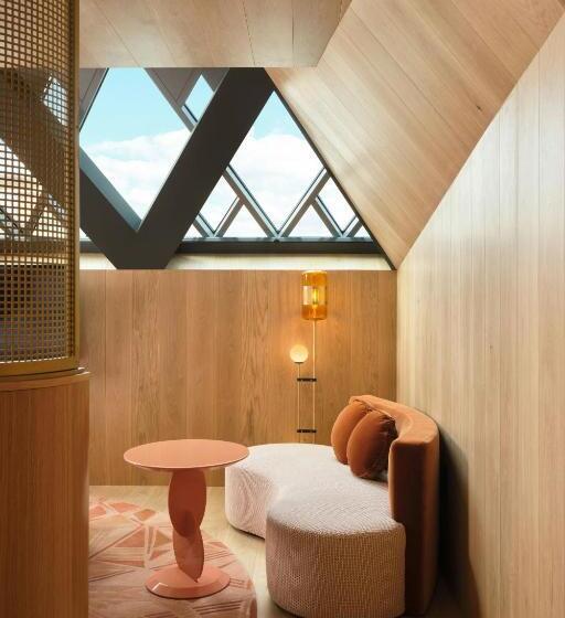 带大床的标准工作室, W Budapest