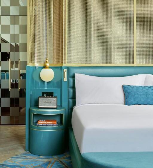 带大床的套房, W Budapest