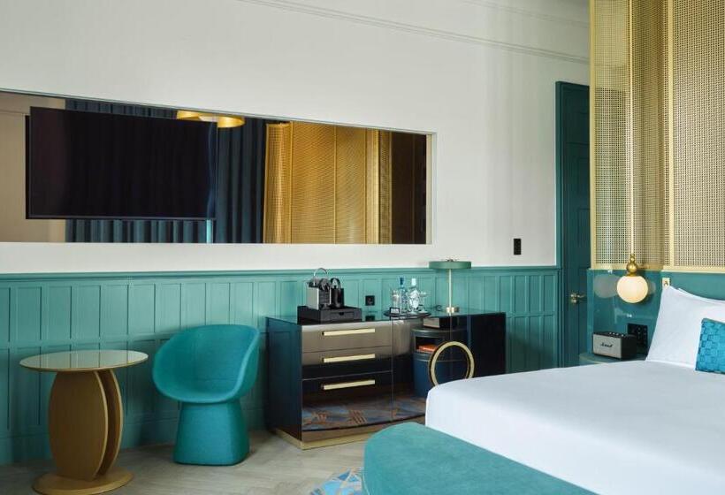 带大床的套房, W Budapest