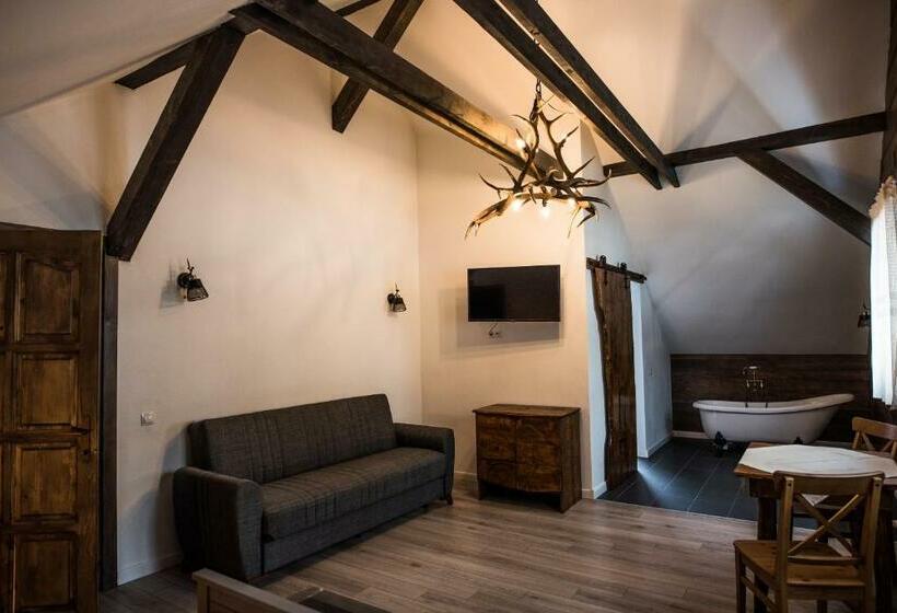 غرفة عائلية, Kata   Lak