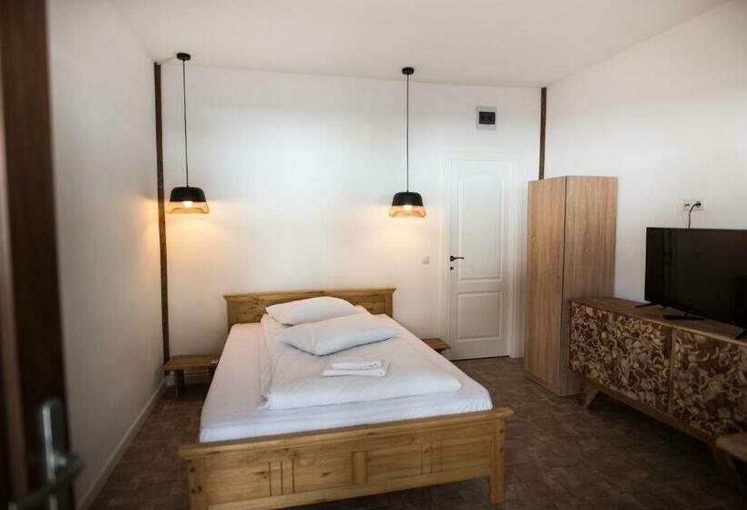 غرفة قياسية مطلة على الجبل, Kata   Lak